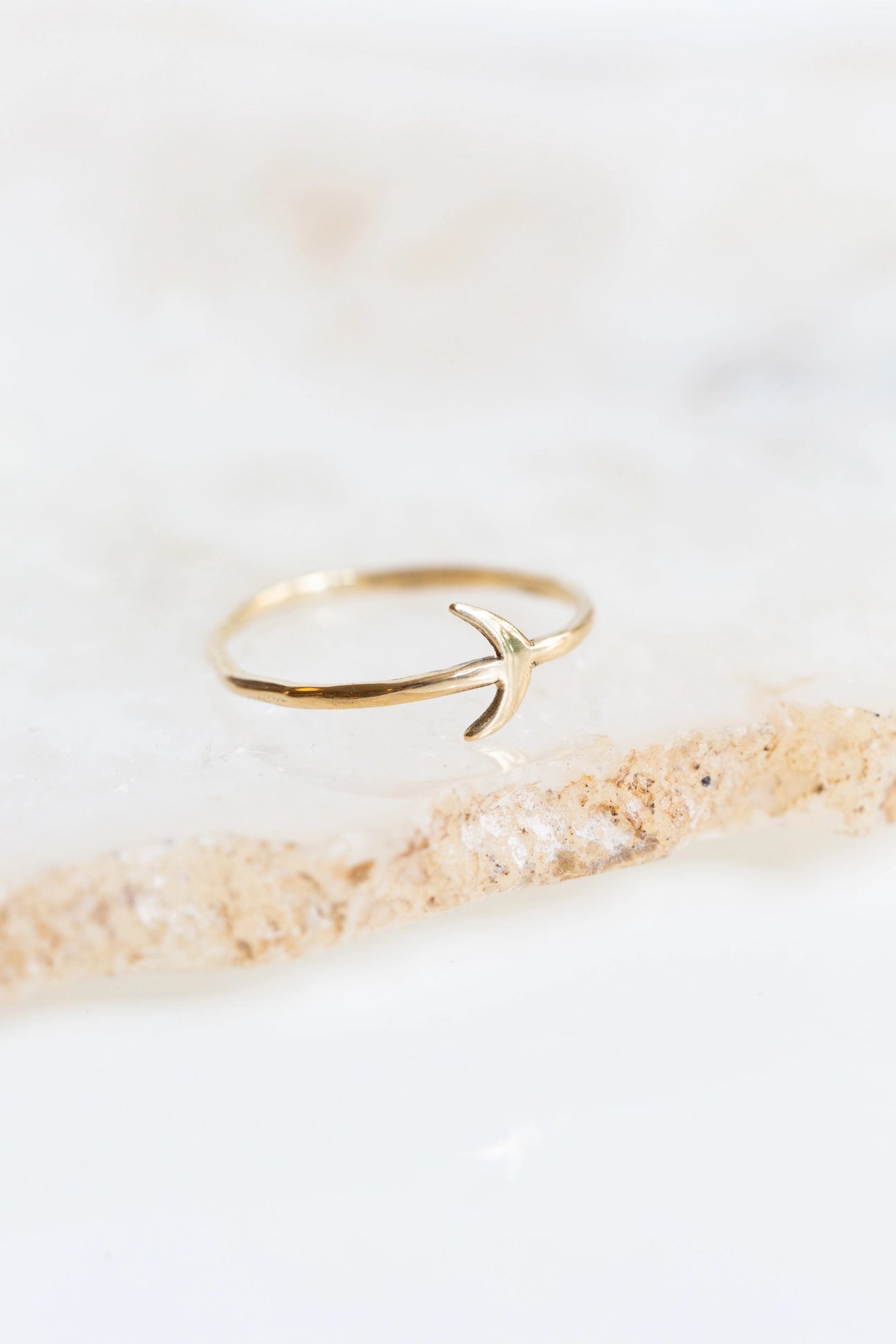 10k Crescent Ring