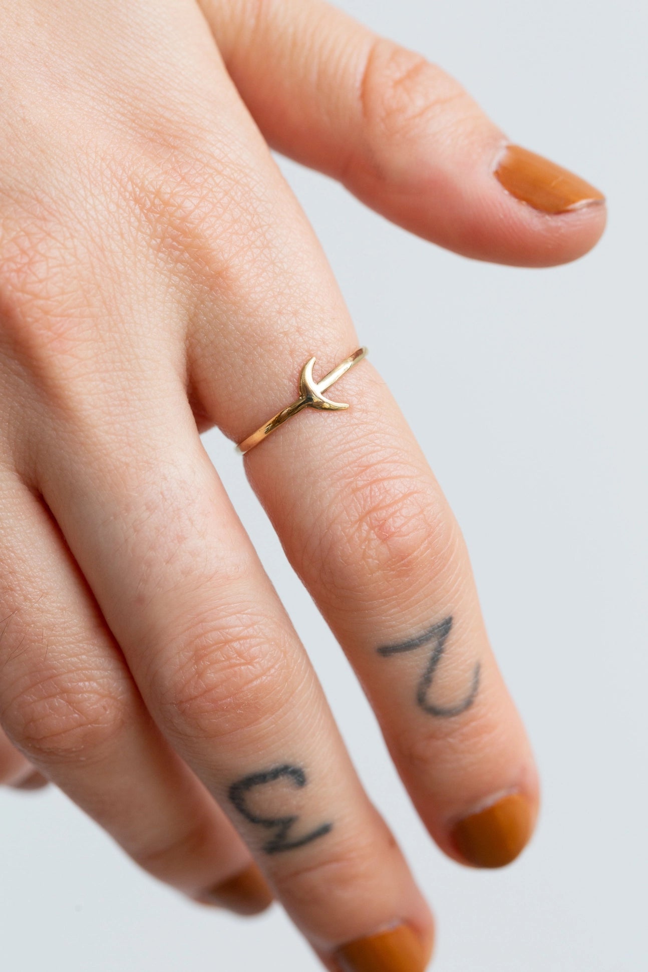 10k Crescent Ring