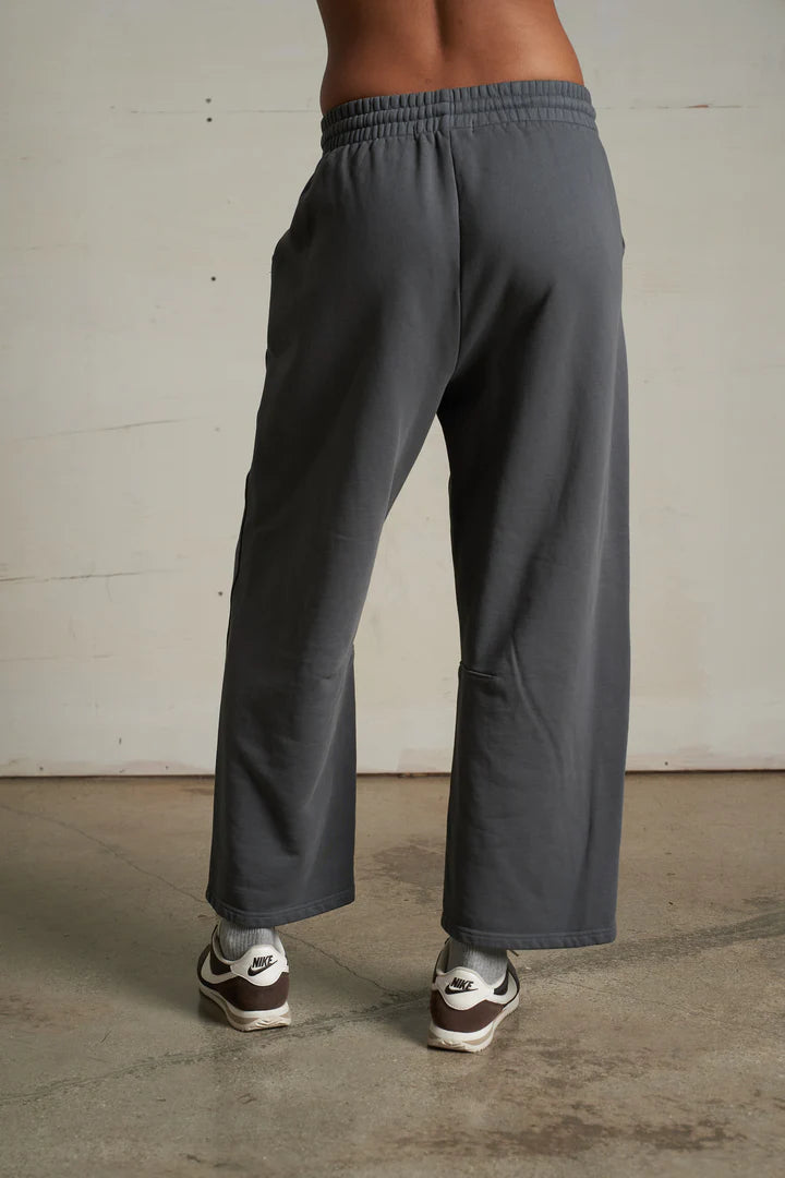 Fallon Fleece Barrel Sweatpant - Charcoal