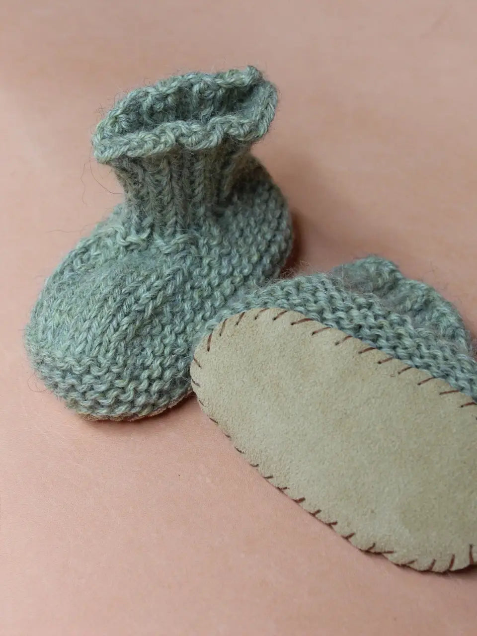 Knitted Bebe Booties- Moss